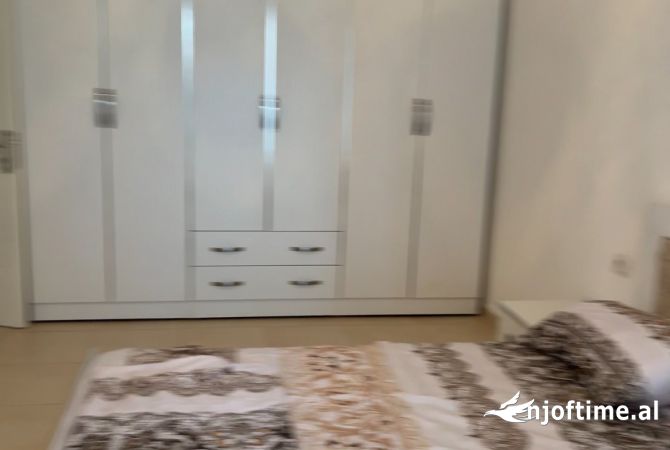 Shtepi ne shitje Apartament ne Durres, 3+1, Mobilimi E mobiluar, Pagesa 146,000  Euro.