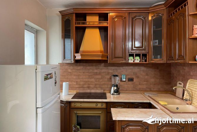 Shtepi me qera 2+1 ne Tirane - 45,000 Leke