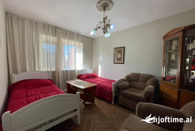 Shtepi me qera Apartament ne Tirane, 2+1, Mobilimi E mobiluar, Pagesa 45,000  Leke.