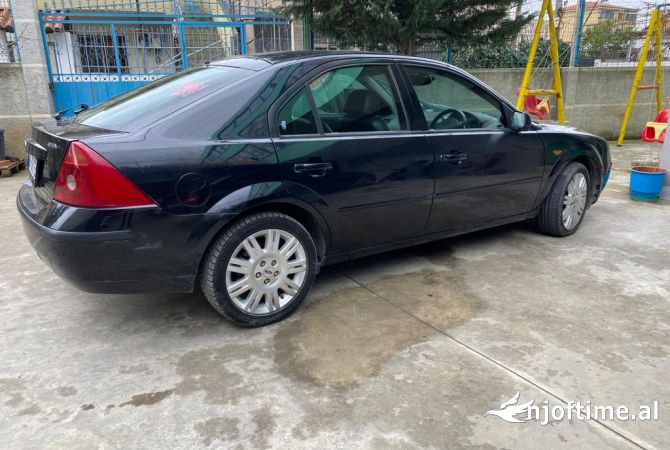 Makina ne shitje ne Tirane - 1,300 Euro