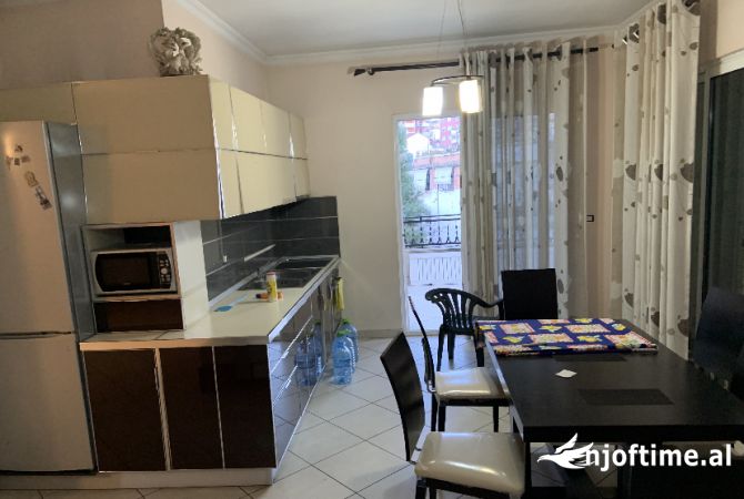 Shtepi me qera 3+1 ne Tirane - 620 Euro