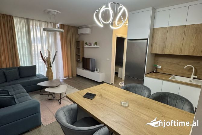 Shtepi me qera 2+1 ne Tirane - 750 Euro