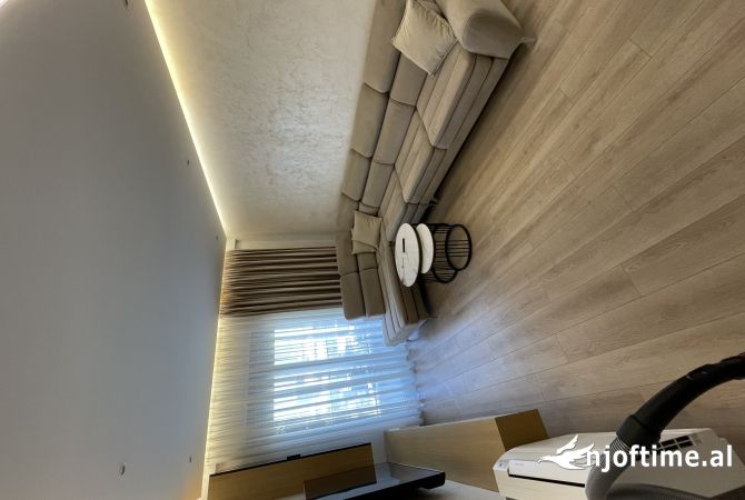 Shtepi me qera 2+1 ne Tirane - 900 Euro