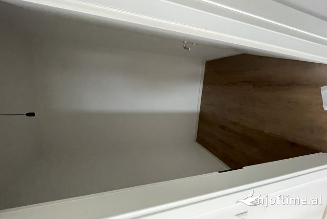 Shtepi ne shitje Apartament ne Tirane, 2+1, Mobilimi Bosh, pa mobiluar, Pagesa 176,000  Euro.