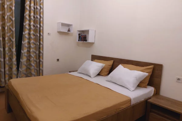 Shtepi me qera 2+1 ne Tirane - 60,000 Leke