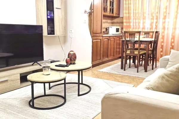 Shtepi me qera 2+1 ne Tirane - 700 Euro