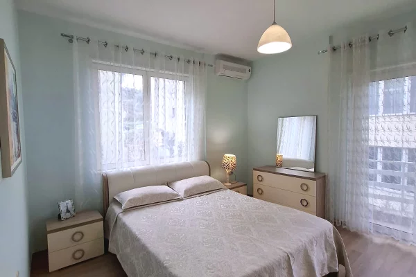 Shtepi me qera 2+1 ne Tirane - 80,000 Leke