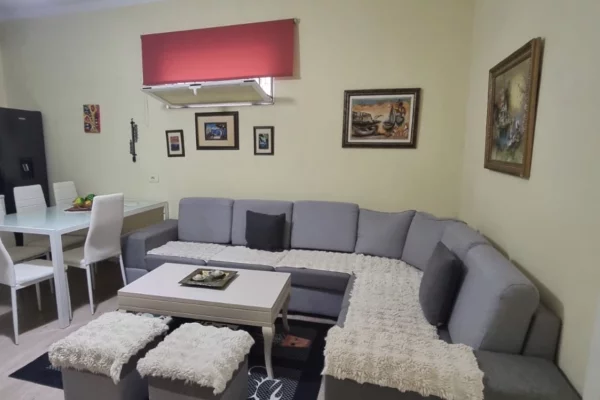 Shtepi me qera 2+1 ne Tirane - 50,000 Leke