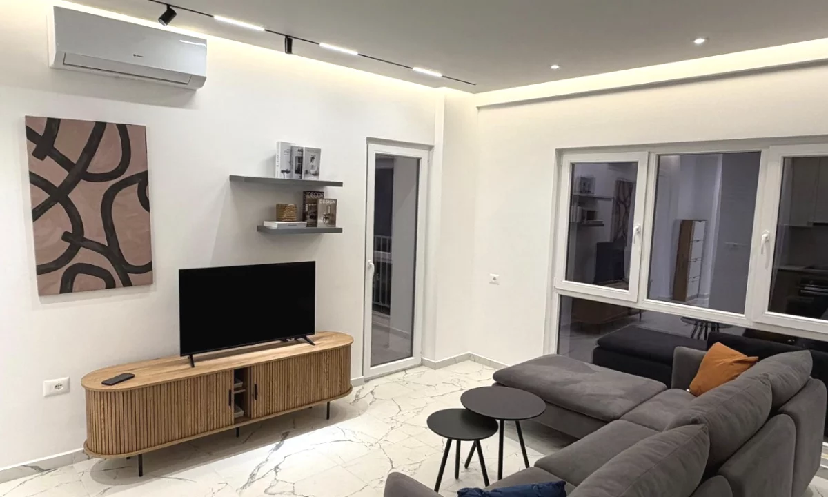 Shtepi me qera Apartament ne Tirane, 1+1, Mobilimi E mobiluar, Pagesa 750  Euro.