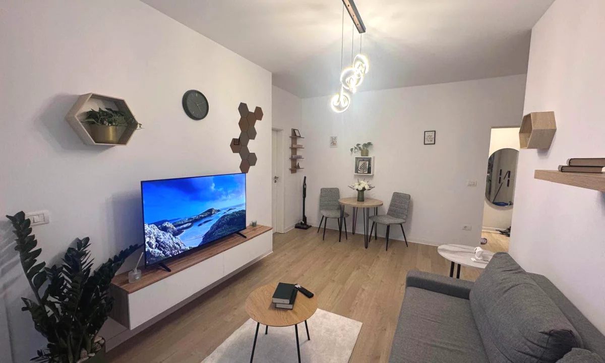 Appartamento in affitto a Tirana 1+1, Arredato