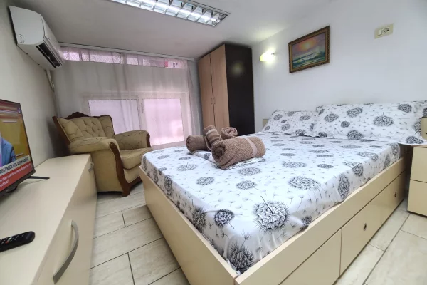 Apartament 1+1 me qera ne 5 Maj.