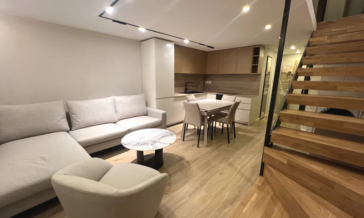 Apartament Duplex. me qera 