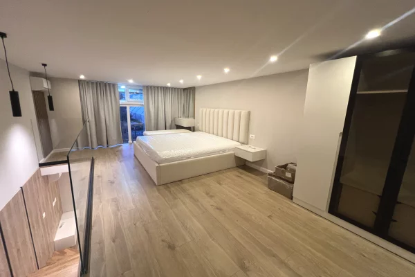 Apartament Duplex. me qera 