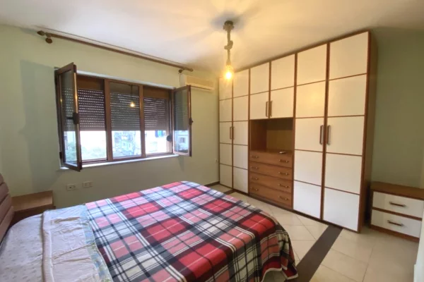 Apartament 1+1 me qera ,prane 21 Dhjetorit.