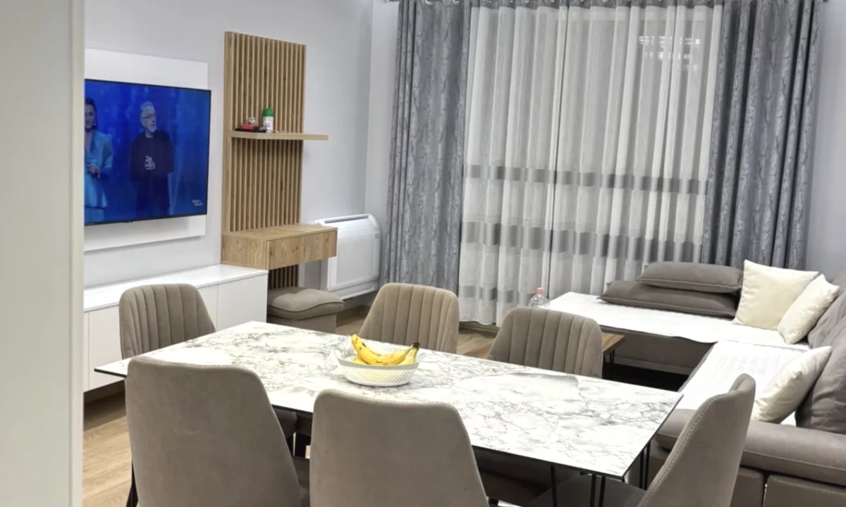 Appartamento in affitto a Tirana 2+1, Arredato