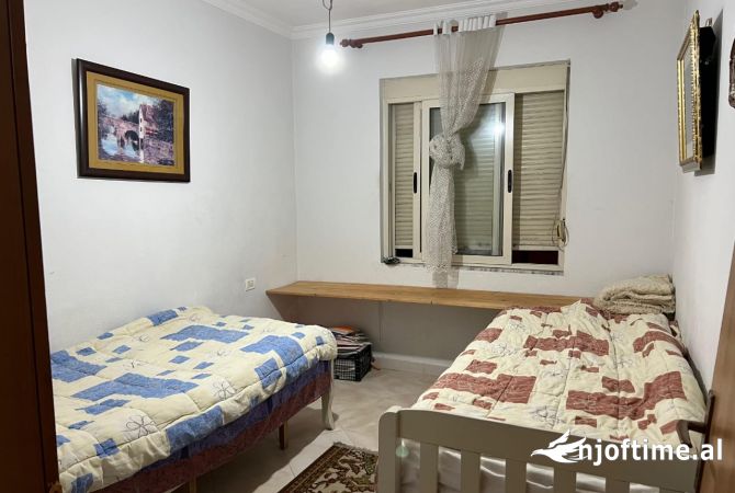 Shtepi me qera 2+1 ne Tirane - 400 Euro