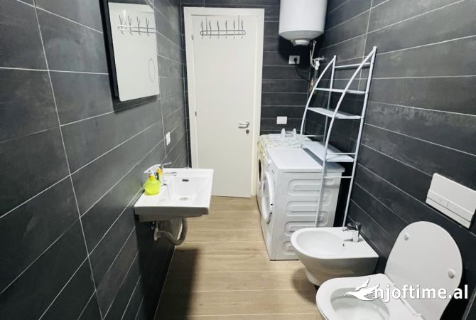 Shtepi me qera Apartament ne Tirane, 1+1, Mobilimi E mobiluar, Pagesa 500  Euro.