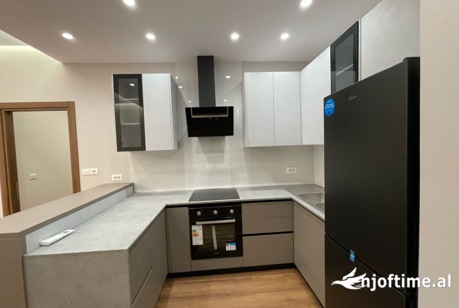 Shtepi me qera Apartament ne Tirane, 2+1, Mobilimi E mobiluar, Pagesa 830  Euro.
