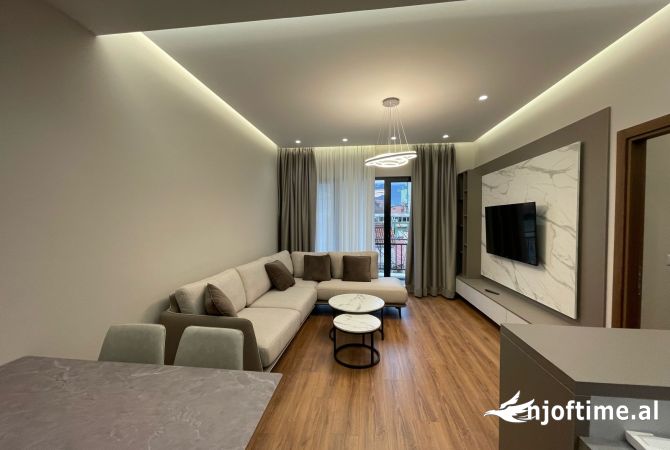 Shtepi me qera 2+1 ne Tirane - 830 Euro