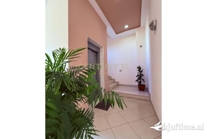 Shtepi ne shitje Apartament ne Durres, 2+1, Mobilimi Bosh, pa mobiluar, Pagesa 85,000  Euro.