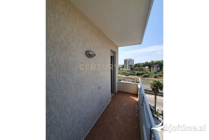 Shtepi ne shitje Apartament ne Durres, 2+1, Mobilimi Bosh, pa mobiluar, Pagesa 85,000  Euro.