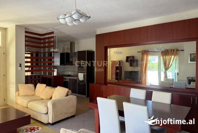 Shtepi ne shitje Apartament ne Durres, 2+1, Mobilimi E mobiluar, Pagesa 195,000  Euro.