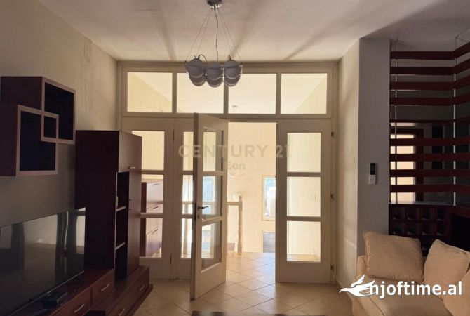 Shtepi ne shitje Apartament ne Durres, 2+1, Mobilimi E mobiluar, Pagesa 195,000  Euro.