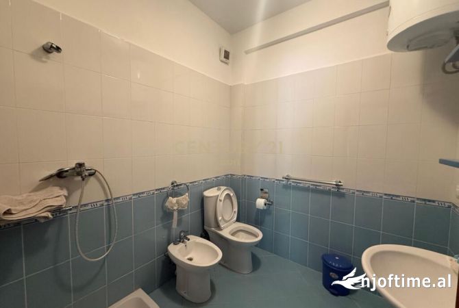 Shtepi ne shitje Apartament ne Durres, 2+1, Mobilimi E mobiluar, Pagesa 195,000  Euro.