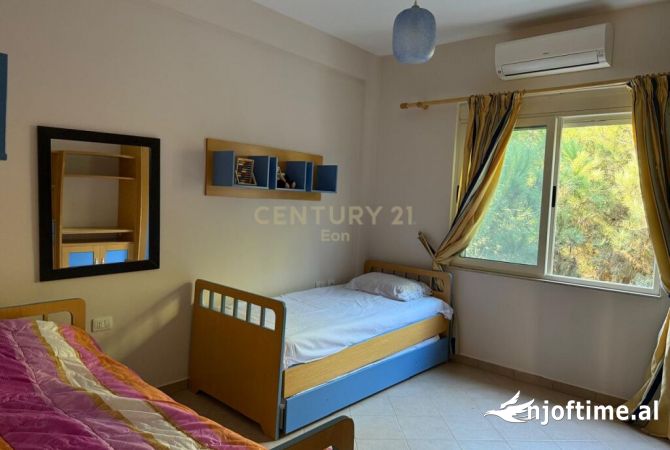 Shtepi ne shitje Apartament ne Durres, 2+1, Mobilimi E mobiluar, Pagesa 195,000  Euro.