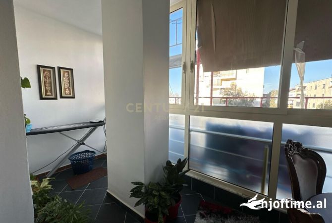 Shtepi ne shitje Apartament ne Durres, 2+1, Mobilimi E mobiluar, Pagesa 168,000  Euro.