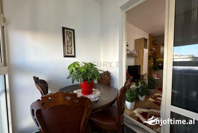 Shtepi ne shitje Apartament ne Durres, 2+1, Mobilimi E mobiluar, Pagesa 168,000  Euro.