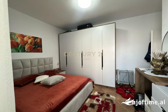 Shtepi ne shitje Apartament ne Durres, 2+1, Mobilimi E mobiluar, Pagesa 168,000  Euro.