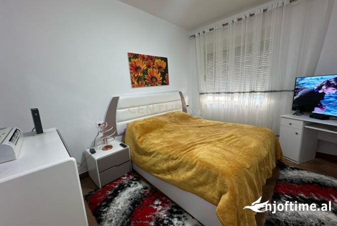 Shtepi ne shitje Apartament ne Durres, 2+1, Mobilimi E mobiluar, Pagesa 168,000  Euro.