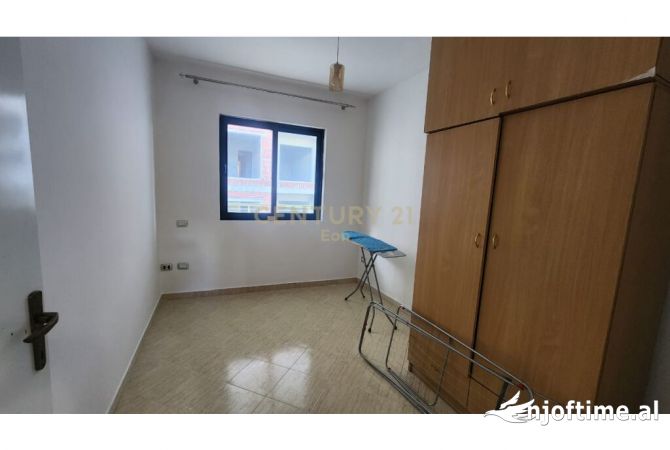 Shtepi ne shitje Apartament ne Durres, 2+1, Mobilimi E mobiluar, Pagesa 85,000  Euro.