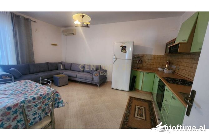 Shtepi ne shitje Apartament ne Durres, 2+1, Mobilimi E mobiluar, Pagesa 85,000  Euro.