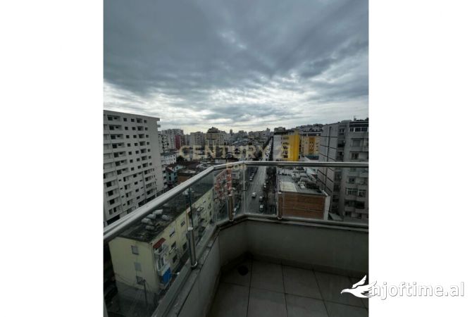 Shtepi ne shitje Apartament ne Durres, 2+1, Mobilimi E mobiluar, Pagesa 140,000  Euro.