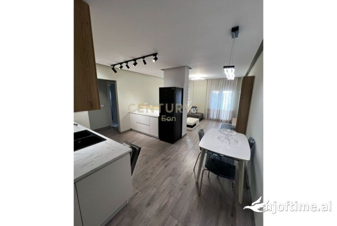 Shtepi ne shitje Apartament ne Durres, 2+1, Mobilimi E mobiluar, Pagesa 140,000  Euro.