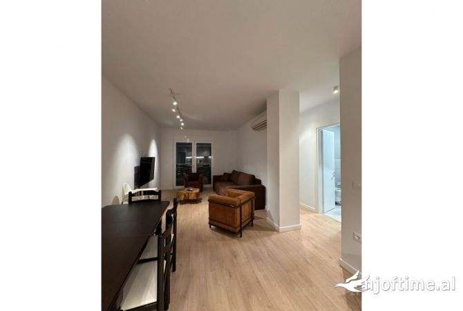 Shtepi ne shitje Apartament ne Durres, 2+1, Mobilimi E mobiluar, Pagesa 90,000  Euro.