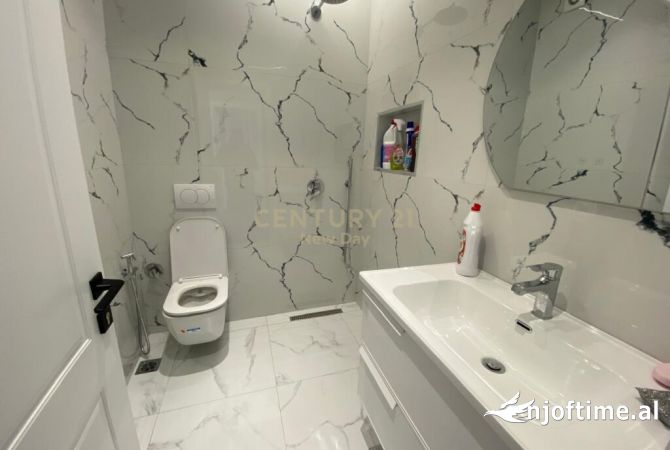 Shtepi ne shitje Duplex(shtepi me 2 kate) ne Durres, 2+1, Mobilimi E mobiluar, Pagesa 178,000  Euro.