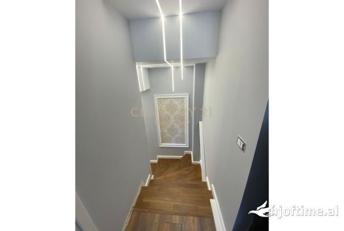 Shtepi ne shitje Duplex(shtepi me 2 kate) ne Durres, 2+1, Mobilimi E mobiluar, Pagesa 178,000  Euro.