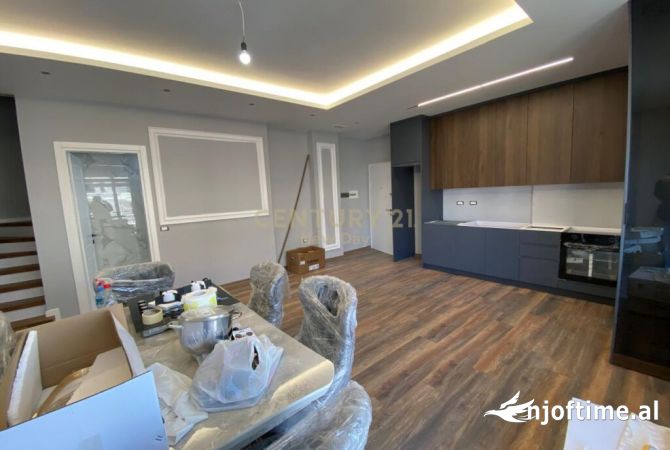 Shtepi ne shitje Duplex(shtepi me 2 kate) ne Durres, 2+1, Mobilimi E mobiluar, Pagesa 178,000  Euro.