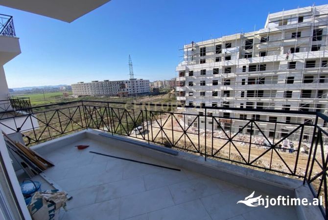Shtepi ne shitje Duplex(shtepi me 2 kate) ne Durres, 2+1, Mobilimi E mobiluar, Pagesa 178,000  Euro.