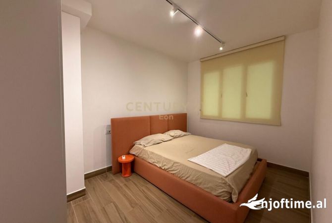 Shtepi ne shitje Apartament ne Durres, 5+1, Mobilimi E mobiluar, Pagesa 300,000  Euro.