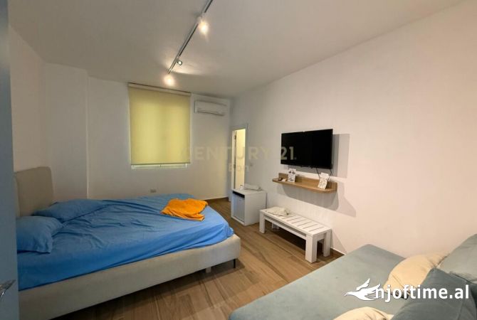 Shtepi ne shitje Apartament ne Durres, 5+1, Mobilimi E mobiluar, Pagesa 300,000  Euro.