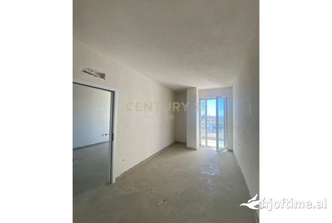 Shtepi ne shitje Apartament ne Durres, 1+1, Mobilimi Bosh, pa mobiluar, Pagesa 129,760  Euro.