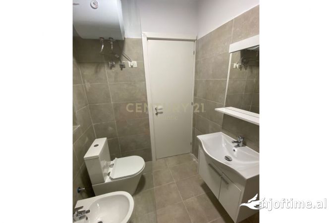 Shtepi ne shitje Apartament ne Durres, Garsoniere, Mobilimi E mobiluar, Pagesa 68,000  Euro.