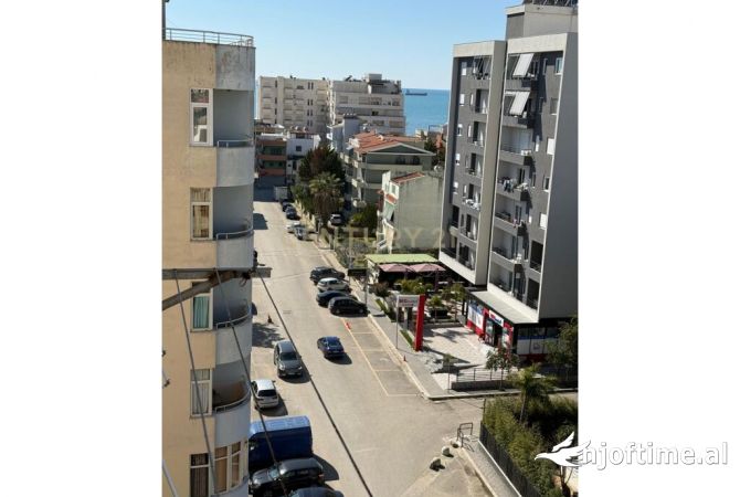 Shtepi ne shitje Apartament ne Durres, 2+1, Mobilimi E mobiluar, Pagesa 116,000  Euro.