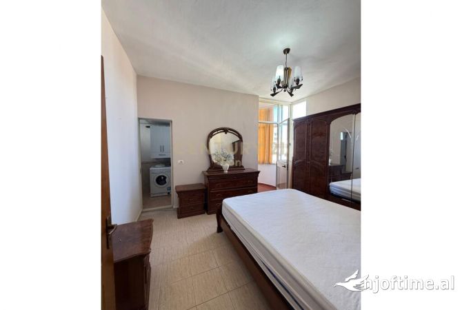 Shtepi ne shitje Apartament ne Durres, 2+1, Mobilimi E mobiluar, Pagesa 116,000  Euro.