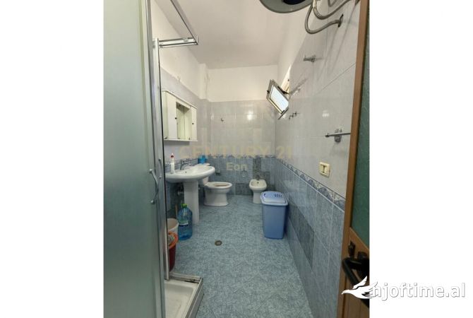 Shtepi ne shitje Apartament ne Durres, 2+1, Mobilimi E mobiluar, Pagesa 116,000  Euro.