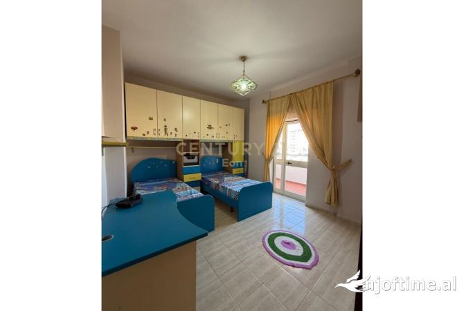 Shtepi ne shitje Apartament ne Durres, 2+1, Mobilimi E mobiluar, Pagesa 116,000  Euro.